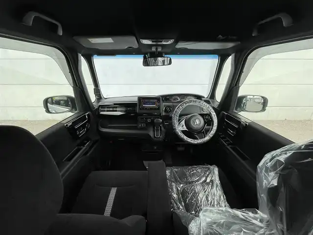 ホンダ Ｎ ＢＯＸ カスタム L 千葉県 2022(令4)年 1.7万km プレミアムサンライトホワイトパール 純正ナビ/（SD/DVD/ワンセグTV/Bluetooth/iPod/USB/AUX）/バックカメラ/エアロ/（サイド・リアスポイラー）/コーナーセンサー/ビルトインETC/片側パワースライドドア/シートヒーター/フロントフォグランプ/ドアバイザー/オートライト/LEDヘッドライト/横滑り防止装置/スマートキー/プッシュスタート/アイドリングストップ/ステアリングスイッチ/電動格納ミラー/純正アルミホイール/純正フロアマット