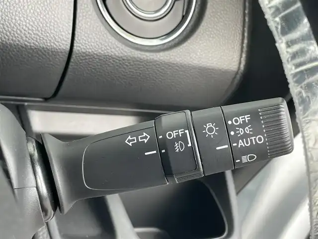 ホンダ Ｎ ＢＯＸ カスタム L 千葉県 2022(令4)年 1.7万km プレミアムサンライトホワイトパール 純正ナビ/（SD/DVD/ワンセグTV/Bluetooth/iPod/USB/AUX）/バックカメラ/エアロ/（サイド・リアスポイラー）/コーナーセンサー/ビルトインETC/片側パワースライドドア/シートヒーター/フロントフォグランプ/ドアバイザー/オートライト/LEDヘッドライト/横滑り防止装置/スマートキー/プッシュスタート/アイドリングストップ/ステアリングスイッチ/電動格納ミラー/純正アルミホイール/純正フロアマット