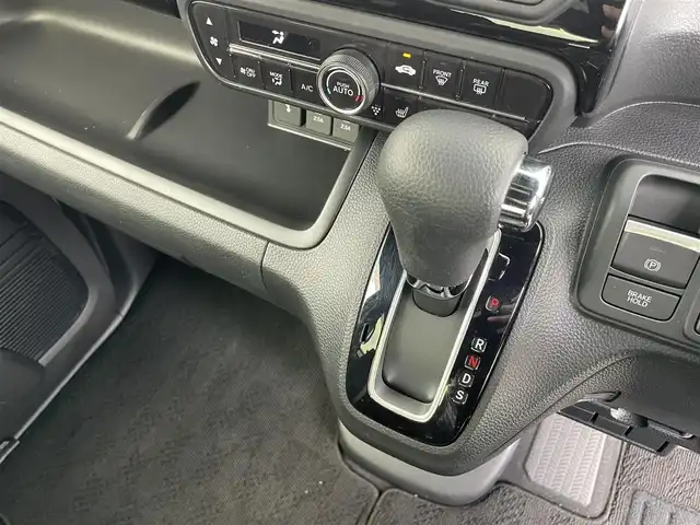 ホンダ Ｎ ＢＯＸ カスタム L 千葉県 2022(令4)年 1.7万km プレミアムサンライトホワイトパール 純正ナビ/（SD/DVD/ワンセグTV/Bluetooth/iPod/USB/AUX）/バックカメラ/エアロ/（サイド・リアスポイラー）/コーナーセンサー/ビルトインETC/片側パワースライドドア/シートヒーター/フロントフォグランプ/ドアバイザー/オートライト/LEDヘッドライト/横滑り防止装置/スマートキー/プッシュスタート/アイドリングストップ/ステアリングスイッチ/電動格納ミラー/純正アルミホイール/純正フロアマット