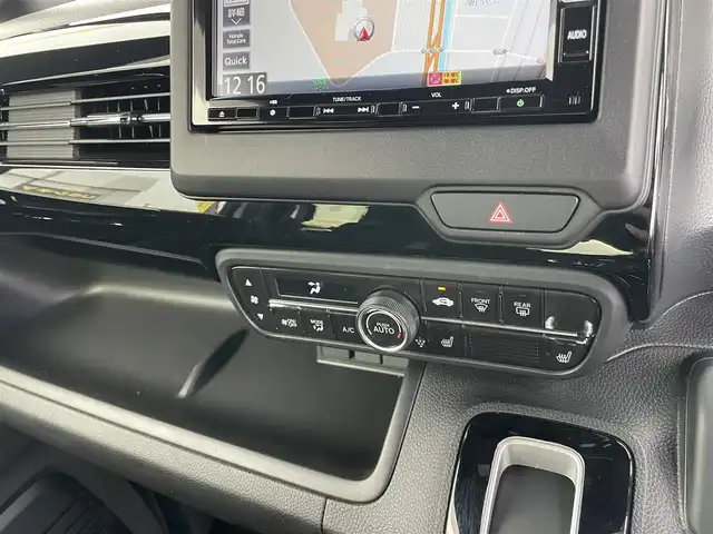 ホンダ Ｎ ＢＯＸ カスタム L 千葉県 2022(令4)年 1.7万km プレミアムサンライトホワイトパール 純正ナビ/（SD/DVD/ワンセグTV/Bluetooth/iPod/USB/AUX）/バックカメラ/エアロ/（サイド・リアスポイラー）/コーナーセンサー/ビルトインETC/片側パワースライドドア/シートヒーター/フロントフォグランプ/ドアバイザー/オートライト/LEDヘッドライト/横滑り防止装置/スマートキー/プッシュスタート/アイドリングストップ/ステアリングスイッチ/電動格納ミラー/純正アルミホイール/純正フロアマット