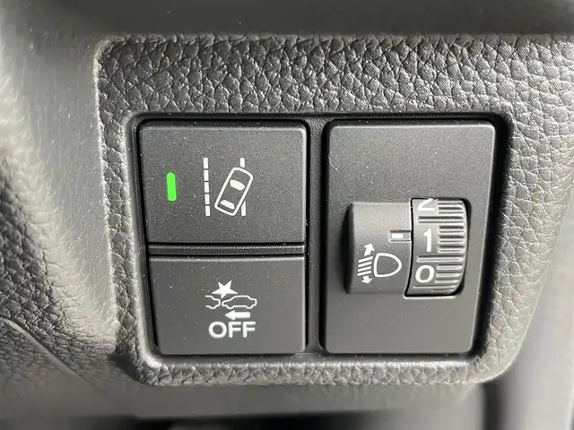 ホンダ Ｎ ＢＯＸ カスタム L 千葉県 2022(令4)年 1.7万km プレミアムサンライトホワイトパール 純正ナビ/（SD/DVD/ワンセグTV/Bluetooth/iPod/USB/AUX）/バックカメラ/エアロ/（サイド・リアスポイラー）/コーナーセンサー/ビルトインETC/片側パワースライドドア/シートヒーター/フロントフォグランプ/ドアバイザー/オートライト/LEDヘッドライト/横滑り防止装置/スマートキー/プッシュスタート/アイドリングストップ/ステアリングスイッチ/電動格納ミラー/純正アルミホイール/純正フロアマット