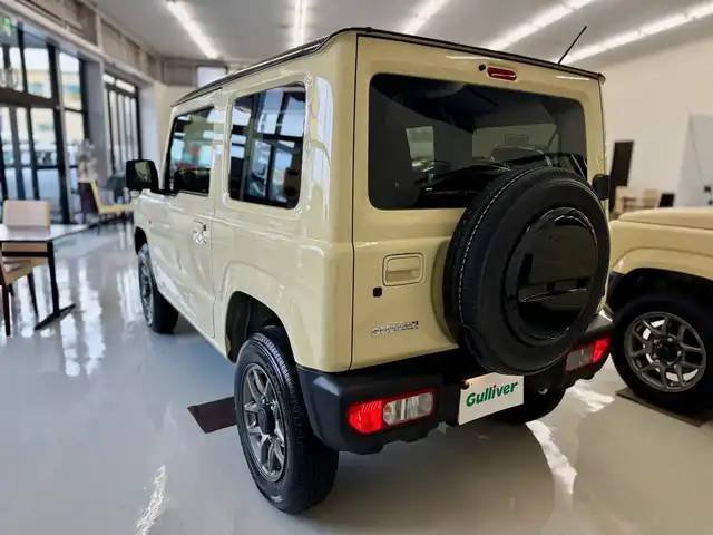 スズキ ジムニー XC 滋賀県 2025(令7)年 0.1万km シフォンアイボリーメタリックブラック2トーンルーフ ワンオーナー/イクイプスフルセグナビ/　フルセグ Bluetooth CD DVD SD/バックカメラ/デュアルセンサーブレーキサポート/誤発進抑制機能/車線逸脱警報機能/ふらつき警報機能/ハイビームアシスト/先行車発進お知らせ機能/標識認識機能/エマージェンシーストップシグナル/オートライトシステム/ライト自動消灯システム/ヒーテッドドアミラー/純正LEDヘッドライト/純正16インチアルミ/純正フロアマット/スマートキー×2/プッシュスタート/