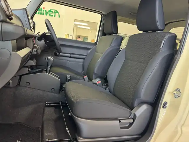 スズキ ジムニー XC 滋賀県 2025(令7)年 0.1万km シフォンアイボリーメタリックブラック2トーンルーフ ワンオーナー/イクイプスフルセグナビ/　フルセグ Bluetooth CD DVD SD/バックカメラ/デュアルセンサーブレーキサポート/誤発進抑制機能/車線逸脱警報機能/ふらつき警報機能/ハイビームアシスト/先行車発進お知らせ機能/標識認識機能/エマージェンシーストップシグナル/オートライトシステム/ライト自動消灯システム/ヒーテッドドアミラー/純正LEDヘッドライト/純正16インチアルミ/純正フロアマット/スマートキー×2/プッシュスタート/
