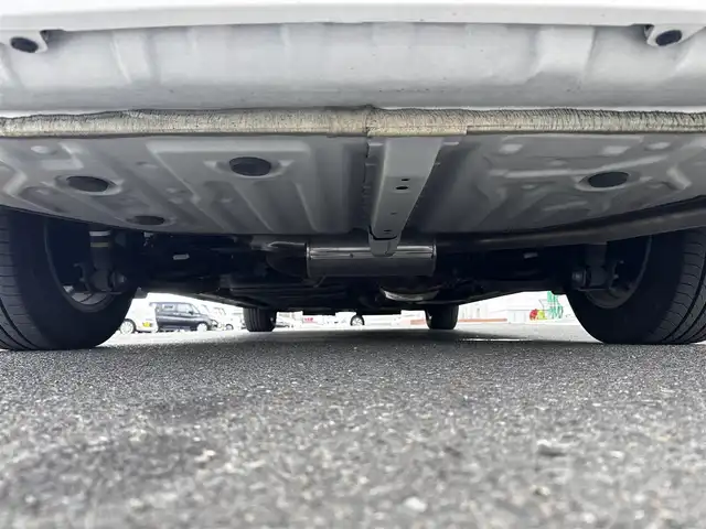 トヨタ エスクァイア Gi 宮城県 2019(令1)年 2.9万km ホワイトパールクリスタルシャイン セーフティセンスC/・プリクラッシュセーフティ/・レーンディパーチャーアラート/・オートマチックハイビーム/先行車発進告知機能/インテリジェントクリアランスソナー/純正12インチフリップダウンモニター（V12T-R68C）/純正9インチナビ（NSZT-Y68T）/・CD/DVD/・Bluetooth/・フルセグTV/バックカメラ/ビルトインETC/ドライブレコーダー/両側パワースライドドア/合皮シート/シートヒーター/ウッドコンビステアリング/ステアリングスイッチ/クルーズコントロール/LEDヘッドランプ/フォグランプ/オートライト/スマートキー＆プッシュスタート/スペアキー/電動格納ミラー/純正15インチAW/純正ドアバイザー/フロアマット/Wエアバッグ