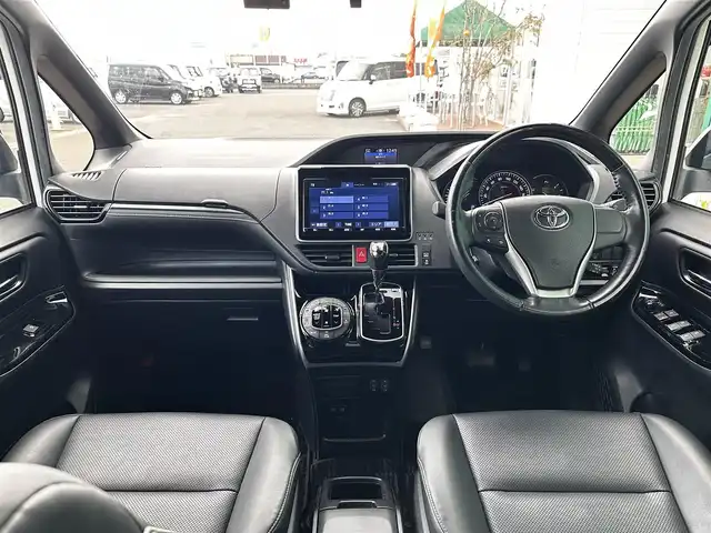 トヨタ エスクァイア Gi 宮城県 2019(令1)年 2.9万km ホワイトパールクリスタルシャイン セーフティセンスC/・プリクラッシュセーフティ/・レーンディパーチャーアラート/・オートマチックハイビーム/先行車発進告知機能/インテリジェントクリアランスソナー/純正12インチフリップダウンモニター（V12T-R68C）/純正9インチナビ（NSZT-Y68T）/・CD/DVD/・Bluetooth/・フルセグTV/バックカメラ/ビルトインETC/ドライブレコーダー/両側パワースライドドア/合皮シート/シートヒーター/ウッドコンビステアリング/ステアリングスイッチ/クルーズコントロール/LEDヘッドランプ/フォグランプ/オートライト/スマートキー＆プッシュスタート/スペアキー/電動格納ミラー/純正15インチAW/純正ドアバイザー/フロアマット/Wエアバッグ