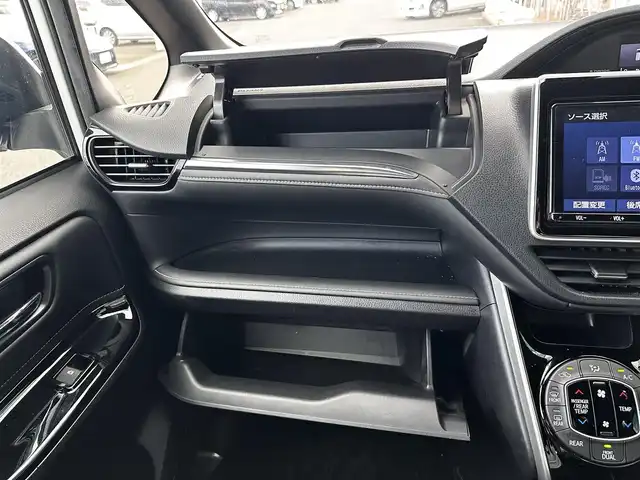 トヨタ エスクァイア Gi 宮城県 2019(令1)年 2.9万km ホワイトパールクリスタルシャイン セーフティセンスC/・プリクラッシュセーフティ/・レーンディパーチャーアラート/・オートマチックハイビーム/先行車発進告知機能/インテリジェントクリアランスソナー/純正12インチフリップダウンモニター（V12T-R68C）/純正9インチナビ（NSZT-Y68T）/・CD/DVD/・Bluetooth/・フルセグTV/バックカメラ/ビルトインETC/ドライブレコーダー/両側パワースライドドア/合皮シート/シートヒーター/ウッドコンビステアリング/ステアリングスイッチ/クルーズコントロール/LEDヘッドランプ/フォグランプ/オートライト/スマートキー＆プッシュスタート/スペアキー/電動格納ミラー/純正15インチAW/純正ドアバイザー/フロアマット/Wエアバッグ