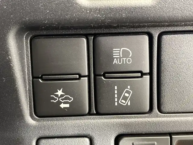 トヨタ ヴォクシー ハイブリッド ZS 煌Ⅲ 栃木県 2021(令3)年 1.6万km イナズマスパーキングブラックガラスフレーク 社外ナビ/(CD/DVD/フルセグTV/Bluetooth/MSV/SD/USB)/バックカメラ/トヨタセーフティーセンス/・衝突軽減ブレーキ/・車線逸脱警報/・オートマチックハイビーム/・先行車発進告知機能/モデリスタエアロ/前後コーナーセンサー/ETC/360°ドラレコ/両側パワースライドドア/ハーフレザーシート/シートヒーター/禁煙車/オートライト/LEDヘッドライト/横滑り防止装置/フォグランプ/スマートキー/プッシュスタート/ステアリングスイッチ/革巻きステアリング/ウィンカーミラー/電動格納ミラー/純正16インチアルミホイール/社外フロアマット