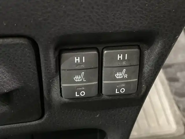 トヨタ ヴォクシー ハイブリッド ZS 煌Ⅲ 栃木県 2021(令3)年 1.6万km イナズマスパーキングブラックガラスフレーク 社外ナビ/(CD/DVD/フルセグTV/Bluetooth/MSV/SD/USB)/バックカメラ/トヨタセーフティーセンス/・衝突軽減ブレーキ/・車線逸脱警報/・オートマチックハイビーム/・先行車発進告知機能/モデリスタエアロ/前後コーナーセンサー/ETC/360°ドラレコ/両側パワースライドドア/ハーフレザーシート/シートヒーター/禁煙車/オートライト/LEDヘッドライト/横滑り防止装置/フォグランプ/スマートキー/プッシュスタート/ステアリングスイッチ/革巻きステアリング/ウィンカーミラー/電動格納ミラー/純正16インチアルミホイール/社外フロアマット