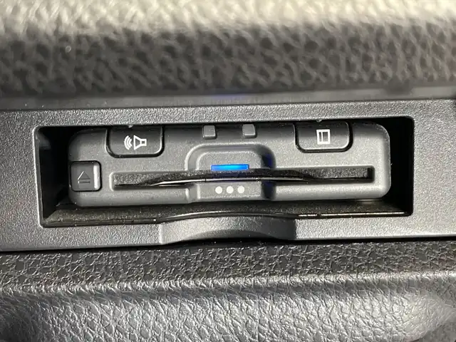 トヨタ ヴォクシー ハイブリッド ZS 煌Ⅲ 栃木県 2021(令3)年 1.6万km イナズマスパーキングブラックガラスフレーク 社外ナビ/(CD/DVD/フルセグTV/Bluetooth/MSV/SD/USB)/バックカメラ/トヨタセーフティーセンス/・衝突軽減ブレーキ/・車線逸脱警報/・オートマチックハイビーム/・先行車発進告知機能/モデリスタエアロ/前後コーナーセンサー/ETC/360°ドラレコ/両側パワースライドドア/ハーフレザーシート/シートヒーター/禁煙車/オートライト/LEDヘッドライト/横滑り防止装置/フォグランプ/スマートキー/プッシュスタート/ステアリングスイッチ/革巻きステアリング/ウィンカーミラー/電動格納ミラー/純正16インチアルミホイール/社外フロアマット