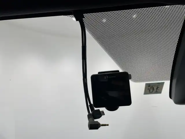 トヨタ ヴォクシー ハイブリッド ZS 煌Ⅲ 栃木県 2021(令3)年 1.6万km イナズマスパーキングブラックガラスフレーク 社外ナビ/(CD/DVD/フルセグTV/Bluetooth/MSV/SD/USB)/バックカメラ/トヨタセーフティーセンス/・衝突軽減ブレーキ/・車線逸脱警報/・オートマチックハイビーム/・先行車発進告知機能/モデリスタエアロ/前後コーナーセンサー/ETC/360°ドラレコ/両側パワースライドドア/ハーフレザーシート/シートヒーター/禁煙車/オートライト/LEDヘッドライト/横滑り防止装置/フォグランプ/スマートキー/プッシュスタート/ステアリングスイッチ/革巻きステアリング/ウィンカーミラー/電動格納ミラー/純正16インチアルミホイール/社外フロアマット