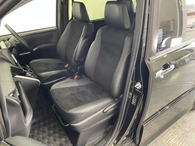 トヨタ ヴォクシー ハイブリッド ZS 煌Ⅲ 栃木県 2021(令3)年 1.6万km イナズマスパーキングブラックガラスフレーク 社外ナビ/(CD/DVD/フルセグTV/Bluetooth/MSV/SD/USB)/バックカメラ/トヨタセーフティーセンス/・衝突軽減ブレーキ/・車線逸脱警報/・オートマチックハイビーム/・先行車発進告知機能/モデリスタエアロ/前後コーナーセンサー/ETC/360°ドラレコ/両側パワースライドドア/ハーフレザーシート/シートヒーター/禁煙車/オートライト/LEDヘッドライト/横滑り防止装置/フォグランプ/スマートキー/プッシュスタート/ステアリングスイッチ/革巻きステアリング/ウィンカーミラー/電動格納ミラー/純正16インチアルミホイール/社外フロアマット