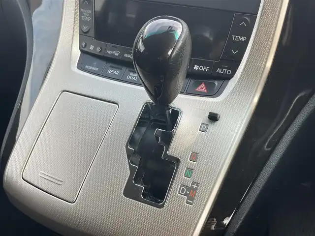 トヨタ アルファード 240S タイプゴールド 青森県 2012(平24)年 12万km ホワイトパールクリスタルシャイン (株)IDOMが運営する【じしゃロン青森店】の自社ローン専用車両になりますこちらは現金、またはオートローンご利用時の価格です。自社ローンご希望の方は別途その旨お申付け下さい。/スマートキー/純正HDDナビ/TV/バックカメラ/ビルトインETC/両側パワースライドドア/パワーバックドア/ハーフレザー/純正フロアマット