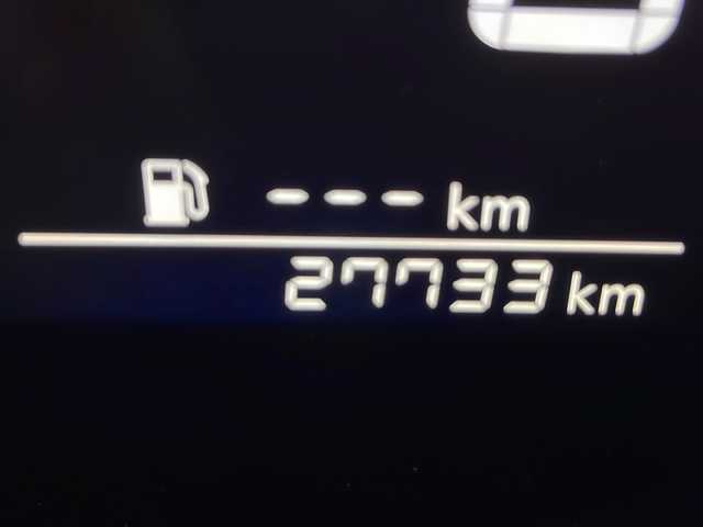 日産 セレナ ハイウェイスター V 秋田県 2023(令5)年 2.8万km 白 ４WD/純正メモリナビ(Bluetooth/フルセグ)/ビルトインETC/クルーズコントロール/全方位カメラ/前後ドライブレコーダー/前後コーナーセンサー/前席シートヒーター/後席シートヒーター/両側パワースライドドア/純正AW/パドルシフト/ステアリングヒーター/衝突被害軽減システム/オートマチックハイビーム/アイドリングストップ/LEDヘッドライト/スマートキー/スペアキー