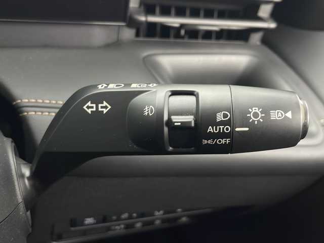 日産 セレナ ハイウェイスター V 秋田県 2023(令5)年 2.8万km 白 ４WD/純正メモリナビ(Bluetooth/フルセグ)/ビルトインETC/クルーズコントロール/全方位カメラ/前後ドライブレコーダー/前後コーナーセンサー/前席シートヒーター/後席シートヒーター/両側パワースライドドア/純正AW/パドルシフト/ステアリングヒーター/衝突被害軽減システム/オートマチックハイビーム/アイドリングストップ/LEDヘッドライト/スマートキー/スペアキー