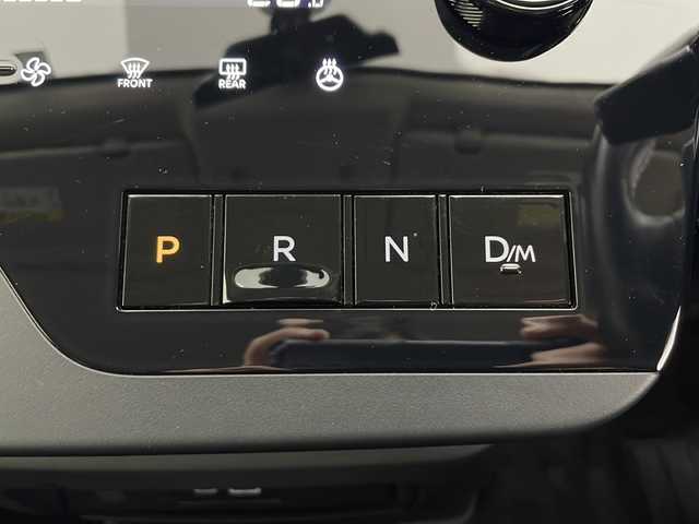 日産 セレナ ハイウェイスター V 秋田県 2023(令5)年 2.8万km 白 ４WD/純正メモリナビ(Bluetooth/フルセグ)/ビルトインETC/クルーズコントロール/全方位カメラ/前後ドライブレコーダー/前後コーナーセンサー/前席シートヒーター/後席シートヒーター/両側パワースライドドア/純正AW/パドルシフト/ステアリングヒーター/衝突被害軽減システム/オートマチックハイビーム/アイドリングストップ/LEDヘッドライト/スマートキー/スペアキー