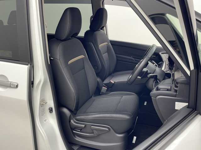 日産 セレナ ハイウェイスター V 秋田県 2023(令5)年 2.8万km 白 ４WD/純正メモリナビ(Bluetooth/フルセグ)/ビルトインETC/クルーズコントロール/全方位カメラ/前後ドライブレコーダー/前後コーナーセンサー/前席シートヒーター/後席シートヒーター/両側パワースライドドア/純正AW/パドルシフト/ステアリングヒーター/衝突被害軽減システム/オートマチックハイビーム/アイドリングストップ/LEDヘッドライト/スマートキー/スペアキー