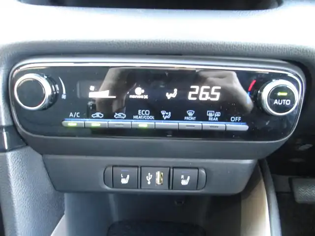 トヨタ ヤリス ハイブリッド Z 千葉県 2023(令5)年 0.1万km アイスピンクメタリック ワンオーナー/純正ディスプレイオーディオ/　【ナビ/USB/BT/AM/FM】/パノラミックビューモニター/LEDヘッドライト/プリクラッシュセーフティ/LTA/RCTA/PKSB/RSA/BSM/クリアランスソナー/レーダークルーズコントロール/前席シートヒーター/ステアリングヒーター/スイッチ付き革巻きステアリング/横滑り防止装置/オートライト/ビルトインETC/スマートキー/新車整備手帳/取扱説明書/ナビ説明書