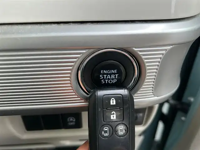 スズキ スペーシア HYBRID X 宮城県 2020(令2)年 10.8万km オフブルーメタリック/ホワイト2トーン 2トーンルーフパッケージ/・ホワイトルーフ/・ルーフ同色ドアミラー/・ルーフレール/＝＝＝/スズキセーフティサポート/・デュアルセンサーブレーキサポート/・車線逸脱警報/・誤発進抑制機能/・後方誤発進抑制機能/・後退時ブレーキサポート/・ふらつき警報/・先行車発進お知らせ機能/・ハイビームアシスト/社外ナビ/ワンセグ/CD/DVD/SD/AUX/AM/FM/バックカメラ/ビルトインETC/前後ドライブレコーダー/両側パワースライドドア/運転席シートヒーター/オートライト/オートエアコン/アイドリングストップ/電動格納ドアミラー/プッシュエンジンスタート/サイドバイザー/純正フロアマット/スマートキー/スペアキー