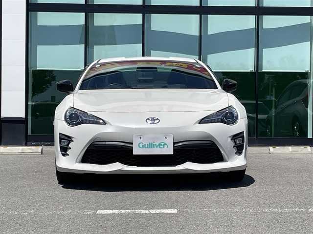 トヨタ ８６ GT リミテッド ブラックPKG 和歌山県 2019(令1)年 6.9万km クリスタルホワイトパール 純正ナビ/フルセグTV/バックカメラ/（CD/BT/MSV)/クルーズコントロール/横滑り防止機能/パドルシフト/純正フロアマット/ハーフレザーシート/シートヒーター/革巻きステアリング/ETC/プッシュスタート/スマートキー/LEDヘッドライト/オートライト
