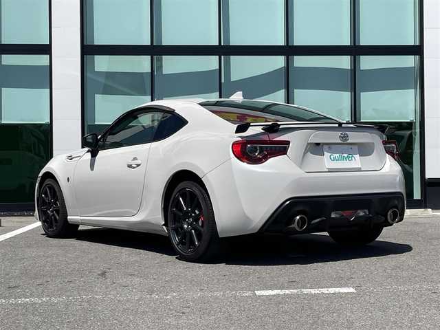 トヨタ ８６ GT リミテッド ブラックPKG 和歌山県 2019(令1)年 6.9万km クリスタルホワイトパール 純正ナビ/フルセグTV/バックカメラ/（CD/BT/MSV)/クルーズコントロール/横滑り防止機能/パドルシフト/純正フロアマット/ハーフレザーシート/シートヒーター/革巻きステアリング/ETC/プッシュスタート/スマートキー/LEDヘッドライト/オートライト