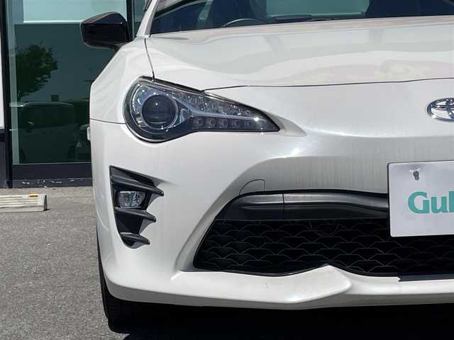トヨタ ８６ GT リミテッド ブラックPKG 和歌山県 2019(令1)年 6.9万km クリスタルホワイトパール 純正ナビ/フルセグTV/バックカメラ/（CD/BT/MSV)/クルーズコントロール/横滑り防止機能/パドルシフト/純正フロアマット/ハーフレザーシート/シートヒーター/革巻きステアリング/ETC/プッシュスタート/スマートキー/LEDヘッドライト/オートライト