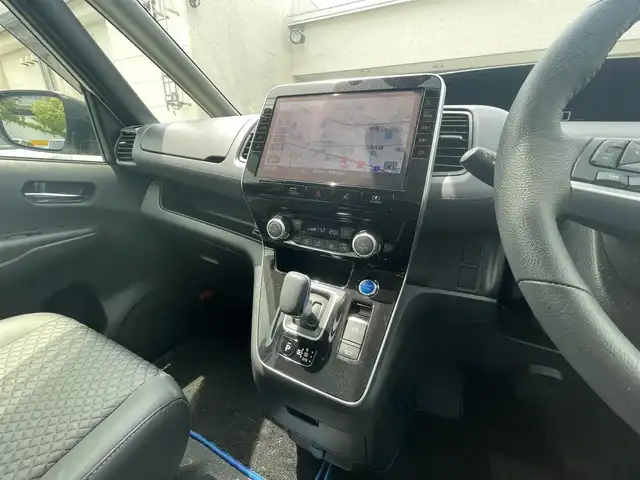 日産 セレナ e－パワー ハイウェイスター V 兵庫県 2021(令3)年 1.4万km ブリリアントホワイトパール ワンオーナー/保証書/取扱説明書/純正SDナビ/Bluetooth/フルセグ/DVD・BD再生可能/全方位カメラ/ドライブレコーダー/ETC/両側パワースライド/クルーズコントロール（追尾あり）/BSM/スマートキー×２/レザーシート/純正フロアマット/純正アルミホイール/ドアバイザー