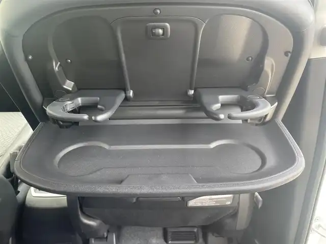日産 セレナ e－パワー ハイウェイスター V 兵庫県 2021(令3)年 1.4万km ブリリアントホワイトパール ワンオーナー/保証書/取扱説明書/純正SDナビ/Bluetooth/フルセグ/DVD・BD再生可能/全方位カメラ/ドライブレコーダー/ETC/両側パワースライド/クルーズコントロール（追尾あり）/BSM/スマートキー×２/レザーシート/純正フロアマット/純正アルミホイール/ドアバイザー