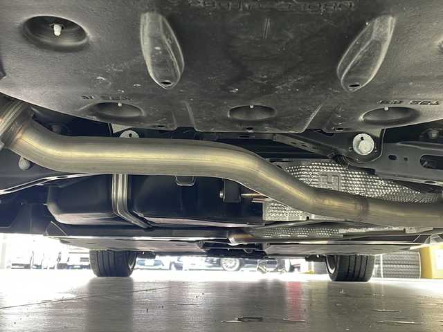 レクサス ＥＳ 300h Fスポーツ 岐阜県 2019(平31)年 2.7万km ホワイトノーヴァガラスフレーク 純正メモリナビ/CD/DVD/Bluetooth/Miracast/AUX/SD/AM/FM/フルセグTV/サンルーフ/バックモニター/デジタルインナーミラー/三眼LEDヘッドライト/アダプティブハイビームシステム/プリクラッシュセーフティ/レーントレーシングアシスト/レダークルーズコントロール/ヘッドアップディスプレイ/クリアランスソナー/パワーシート/ポジションメモリー3/アクセサリーコンセント(AC100V/1500W)/ステアリングヒーター/パドルシフト/ステアリングスイッチ/シートベンチレーション/シートヒーター/レザーシート/ワイヤレス充電器/ドライブレコーダー/ETC2.0/電動パーキングブレーキ/ブレーキホールド/純正19インチアルミホイール/純正フロアマット