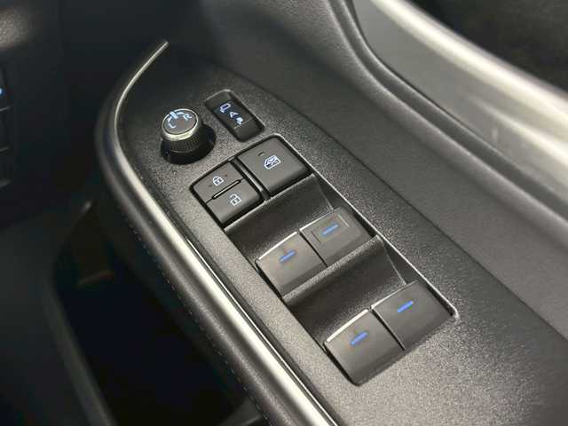 トヨタ ヴォクシー ハイブリッド S－Z 大阪府 2024(令6)年 0.6万km アティチュードブラックマイカ 純正ディスプレイオーディオ/トヨタセーフティセンス/・プリクラッシュセーフティ/・レーントレーシングアシスト/・レーンディパーチャーアラート/・レーダークルーズコントロール/・アダプティブハイビームシステム／オートマチックハイビーム/・ロードサインアシスト：標識の見逃し防止をサポート/・ドライバー異常時対応システム/・プロアクティブドライビングアシスト/・発進遅れ告知機能/・緊急時操舵支援（アクティブ操舵機能付）/・フロントクロストラフィックアラート/・レーンチェンジアシスト/パノラミックビューモニター/ブラインドスポットモニター/シートヒーター/ＥＴＣ/AC100V