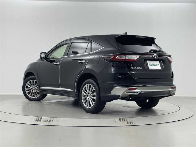 トヨタ ハリアー プレミアム 埼玉県 2019(令1)年 3.7万km ブラック トヨタセーフティセンス/TRDエアロ(フロント・サイド・リア)/クルーズコントロール/社外メモリナビ(型式：AVIC-CQ912)/CD/DVD/Bluetooth/フルセグ/バックカメラ/ビルトインETC2.0/電動パーキング/ハーフレザーシート/純正18インチAW/プッシュスタート/スマートキー