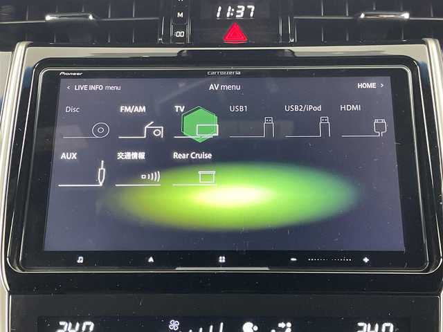 トヨタ ハリアー プレミアム 埼玉県 2019(令1)年 3.7万km ブラック トヨタセーフティセンス/TRDエアロ(フロント・サイド・リア)/クルーズコントロール/社外メモリナビ(型式：AVIC-CQ912)/CD/DVD/Bluetooth/フルセグ/バックカメラ/ビルトインETC2.0/電動パーキング/ハーフレザーシート/純正18インチAW/プッシュスタート/スマートキー