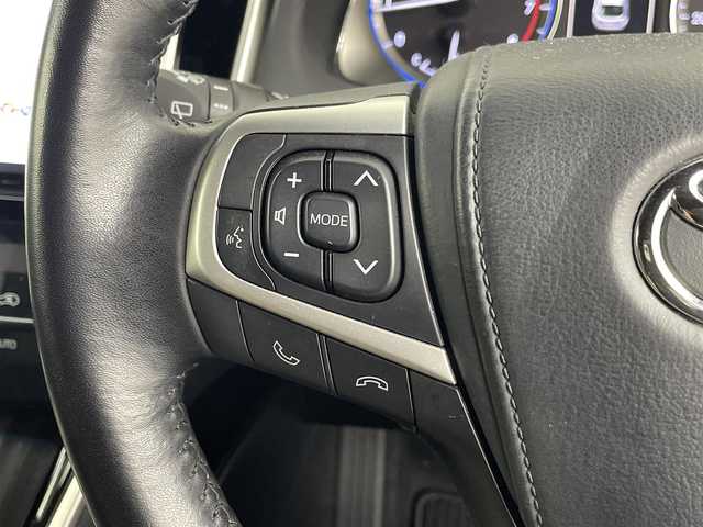トヨタ ハリアー プレミアム 埼玉県 2019(令1)年 3.7万km ブラック トヨタセーフティセンス/TRDエアロ(フロント・サイド・リア)/クルーズコントロール/社外メモリナビ(型式：AVIC-CQ912)/CD/DVD/Bluetooth/フルセグ/バックカメラ/ビルトインETC2.0/電動パーキング/ハーフレザーシート/純正18インチAW/プッシュスタート/スマートキー