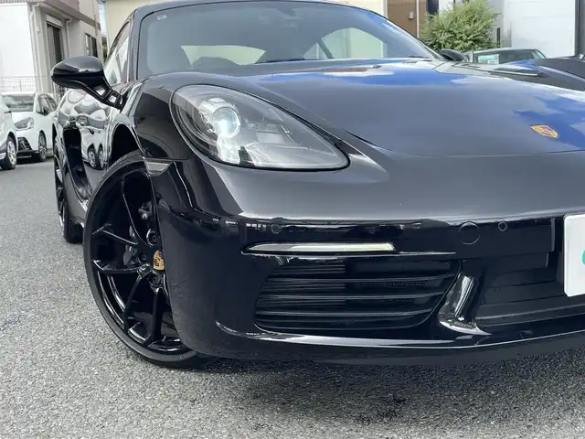 ポルシェ ポルシェ ７１８ケイマン スタイルエディション 神奈川県 2023(令5)年 0.6万km ジェットブラック ワンオーナー/6MT/スポーツクロノ/純正20インチAW/電動リヤスポイラー/黒革シート/ヘッドレスト刺繍/シートヒーター/純正メモリーナビ/純正CD/DVD/SD/USB/BT再生/バックカメラ /ETC2.0/360°ドライブレコーダー/クルーズコントロール/HIDライト/コーナーセンサー/アイドリングストップ/キーレス×2/純正フロアマット/R6年ディーラー整備記録/保証書・取説あり