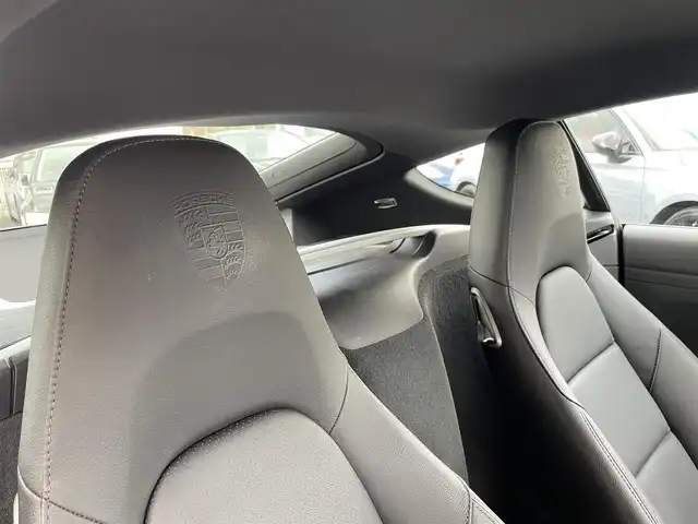 ポルシェ ポルシェ ７１８ケイマン スタイルエディション 神奈川県 2023(令5)年 0.6万km ジェットブラック ワンオーナー/6MT/スポーツクロノ/純正20インチAW/電動リヤスポイラー/黒革シート/ヘッドレスト刺繍/シートヒーター/純正メモリーナビ/純正CD/DVD/SD/USB/BT再生/バックカメラ /ETC2.0/360°ドライブレコーダー/クルーズコントロール/HIDライト/コーナーセンサー/アイドリングストップ/キーレス×2/純正フロアマット/R6年ディーラー整備記録/保証書・取説あり