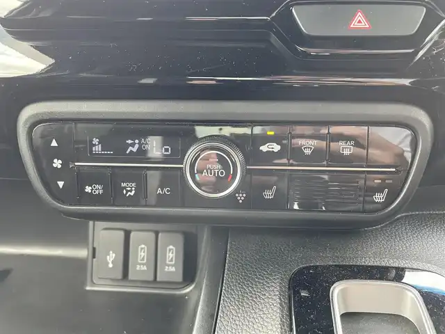 ホンダ Ｎ ＢＯＸ カスタム L ターボ 鹿児島県 2021(令3)年 5.6万km クリスタルブラックパール ホンダセンシング/ターボ/純正メモリナビ/　　CD/DVD/MSV/フルセグTV/バックカメラ/追従機能付きクルーズコントロール/両側パワースライドドア/純正15アルミホイール/LEDオートライト/ロールサンシェード/パドルシフト/プラズマクラスター付きオートエアコン/ハーフレザーシート/シートヒーター/シートバックテーブル/スライドリアシート/充電用USB端子/スマートキー/ETC