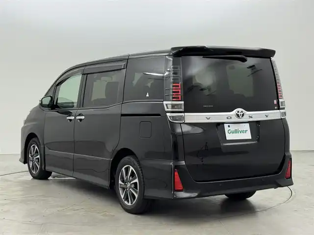 トヨタ ヴォクシー ZS 煌Ⅱ 福岡県 2020(令2)年 7.4万km ブラック 純正１０型ナビ　/バックカメラ　/ビルトインＥＴＣ　/前後ドラレコ　/クルコン　/コーナーセンサー　/衝突軽減ブレーキ　/レーンキープ　/アクセル踏み間違い防止　/両側電動スライドドア　/純正１６インチＡＷ　/ＬＥＤライト