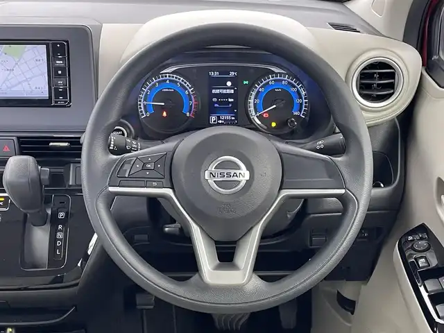 日産 デイズ X 埼玉県 2021(令3)年 1.3万km スパークリングレッドM 社外ナビ　バックカメラ　ＥＴＣ　ドライブレコーダー　エマージェンシーブレーキ　ステアリングスイッチ　プッシュスタート　スマートキー　純正アルミホイール　オートライト　Ｂｌｕｅｔｏｏｔｈ