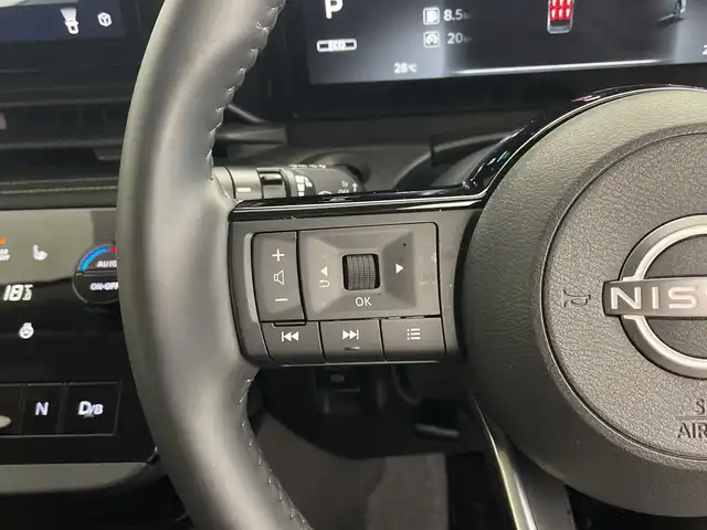 日産 セレナ e－パワー ハイウェイスター V 鹿児島県 2023(令5)年 2.2万km 赤Ⅱ 純正12.3インチディスプレイオーディオ(ナビ機能有)/フルセグ BT FM AM USB/プロパイロット/アラウンドビューモニター/ブラインドスポットモニター/ワイヤレス充電/デジタルインナーミラー/ハンドルヒーター/シートヒーター/2列目シートヒーター/前後ドライブレコーダー/電子パーキング/AUTO HOLD/LEDヘッドライト/AUTOライト/オートマチックハイビーム/カーテンエアバッグ