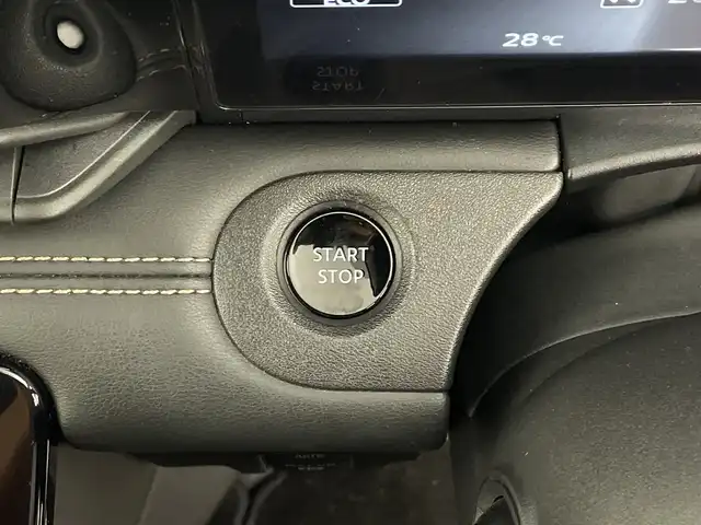 日産 セレナ e－パワー ハイウェイスター V 鹿児島県 2023(令5)年 2.2万km 赤Ⅱ 純正12.3インチディスプレイオーディオ(ナビ機能有)/フルセグ BT FM AM USB/プロパイロット/アラウンドビューモニター/ブラインドスポットモニター/ワイヤレス充電/デジタルインナーミラー/ハンドルヒーター/シートヒーター/2列目シートヒーター/前後ドライブレコーダー/電子パーキング/AUTO HOLD/LEDヘッドライト/AUTOライト/オートマチックハイビーム/カーテンエアバッグ