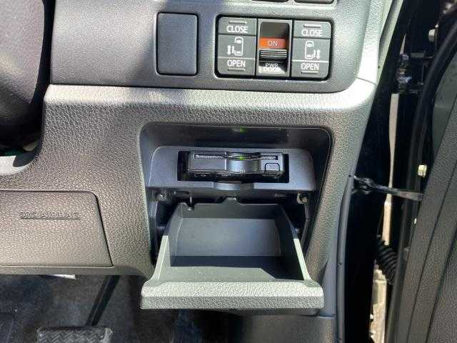 トヨタ ヴォクシー ZS 煌Ⅲ 岩手県 2020(令2)年 2.4万km ブラック 社外ＳＤナビ　フルセグＴＶ／ＣＤ／ＤＶＤ／Ｂｌｕｅｔｏｏｔｈ　/バックカメラ/ＥＴＣ/両側パワースライドドア　/寒冷地仕様　/クルーズコントロール　/前後ドライブレコーダー/４ＷＤ　/ハーフレザーシート