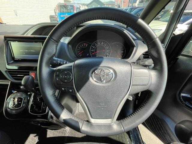 トヨタ ヴォクシー ZS 煌Ⅲ 岩手県 2020(令2)年 2.4万km ブラック 社外ＳＤナビ　フルセグＴＶ／ＣＤ／ＤＶＤ／Ｂｌｕｅｔｏｏｔｈ　/バックカメラ/ＥＴＣ/両側パワースライドドア　/寒冷地仕様　/クルーズコントロール　/前後ドライブレコーダー/４ＷＤ　/ハーフレザーシート