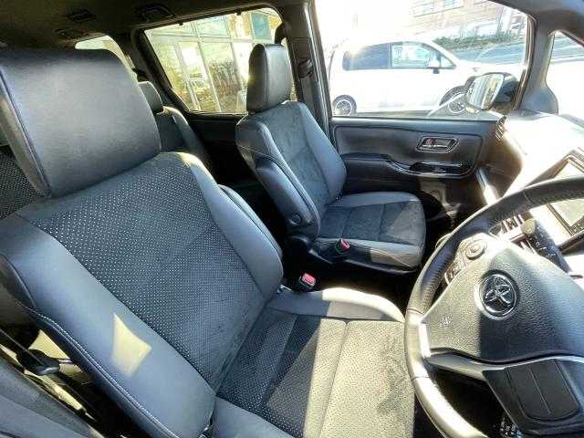 トヨタ ヴォクシー ZS 煌Ⅲ 岩手県 2020(令2)年 2.4万km ブラック 社外ＳＤナビ　フルセグＴＶ／ＣＤ／ＤＶＤ／Ｂｌｕｅｔｏｏｔｈ　/バックカメラ/ＥＴＣ/両側パワースライドドア　/寒冷地仕様　/クルーズコントロール　/前後ドライブレコーダー/４ＷＤ　/ハーフレザーシート