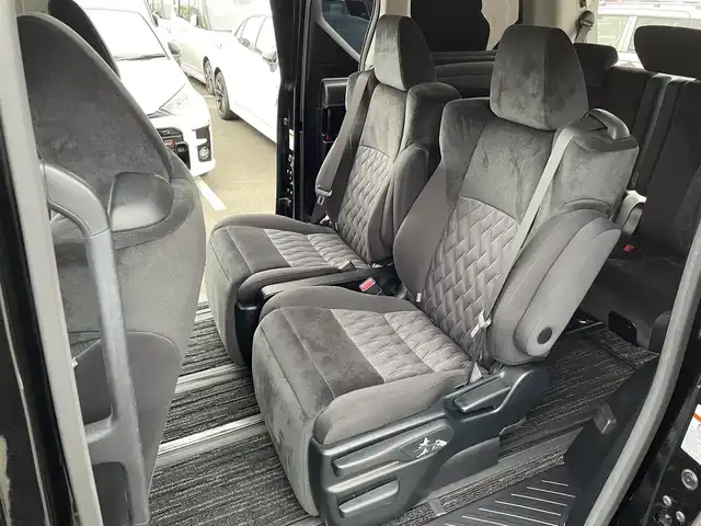 トヨタ ヴェルファイア Z Aエディション 東京都 2018(平30)年 9.5万km ブラック トヨタ純正10インチT-Connectナビ/・フルセグTV/・Bluetooth接続/前後ドライブレコーダー（Gloryse A120）/レーダークルーズコントロール/プリクラッシュセーフティーシステム(PCS)/レーントレーシングアシスト（LTA）/ロードサインアシスト（RSA）/先行車先行車発進告知/クリアランスソナー/フリップダウンモニター/両側パワースライドドア/バックカメラ/電子パーキング/オートホールド/オートハイビーム/純正フロアマット/純正18インチアルミホイール/100V充電/ドアバイザー/ETC/スマートキー/スペアキー