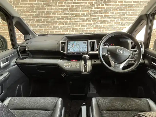 ホンダ ステップワゴン スパーダ Z クールスピリット 岩手県 2012(平24)年 14.3万km プレミアムスパークルブラックパール ギャザズ後席モニター/クルーズコントロール/両側パワースライドドア/横滑り防止装置/アイドリングストップ/パドルシフト/ヒルスタートアシスト機能/アクティブコーナリングライト/純正ナビ/バックカメラ/ETC/HIDヘッドライト/フォグライト/純正16インチアルミホイール