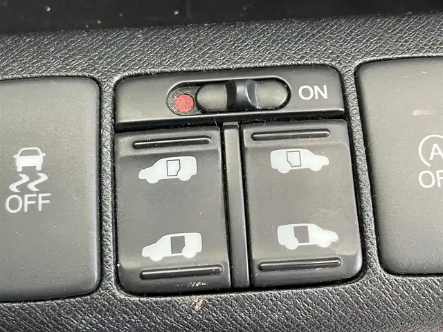 ホンダ ステップワゴン スパーダ Z クールスピリット 岩手県 2012(平24)年 14.3万km プレミアムスパークルブラックパール ギャザズ後席モニター/クルーズコントロール/両側パワースライドドア/横滑り防止装置/アイドリングストップ/パドルシフト/ヒルスタートアシスト機能/アクティブコーナリングライト/純正ナビ/バックカメラ/ETC/HIDヘッドライト/フォグライト/純正16インチアルミホイール