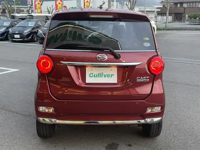 ダイハツ キャスト スタイル G リミテッド SAⅢ 愛媛県 2018(平30)年 2.2万km ファイアークォーツレッドM 純正8インチナビ【NSZN-X71D】/　CD/DVD/Bluetooth/HDMI/フルセグTV/全周囲/バックカメラ/ナビ連動型ドライブレコーダー/衝突被害軽減ブレーキ/車線逸脱警報/バックソナー/プッシュスタート/ETC/前席シートヒーター/オートライト/LEDヘッドライト/フロントフォグ/社外15インチAW/フロアマット/ドアバイザー/ステアリングスイッチ/スペアキー×1