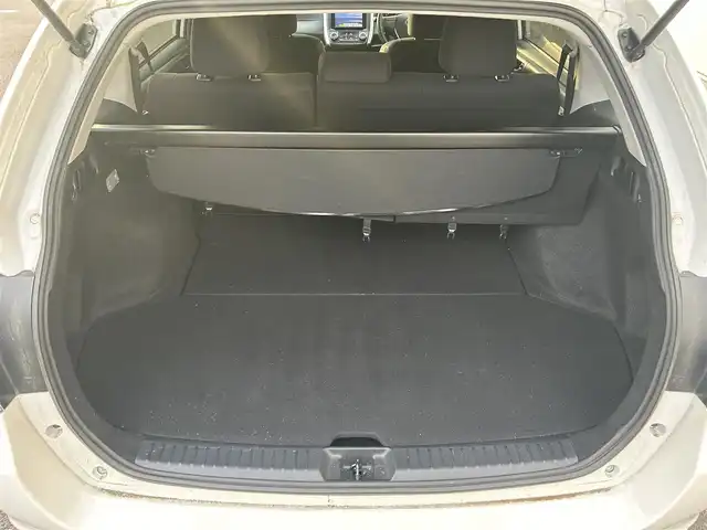 トヨタ カローラ フィールダー ハイブリッドEX 福島県 2020(令2)年 13.1万km スーパーホワイトⅡ (株)IDOMが運営する【じしゃロン福島店】の自社ローン対象車両になります。こちらは現金ご利用時の価格です。自社ローンご希望の方は別途その旨お申付け下さい。/社外ナビ/地デジTV/ワイパーデアイサー/オートマチックハイビーム/ドアバイザー/ETC2.0/夏タイヤ積込（２０２０年式）/ドライブレコーダー/プリクラッシュセーフティ