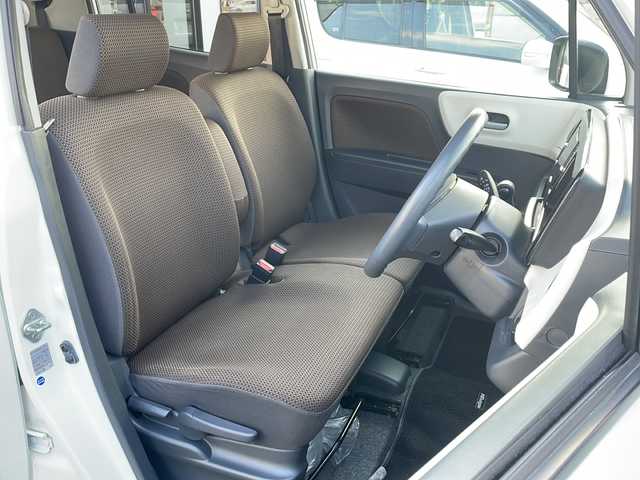 スズキ ＭＲワゴン X 道東・釧路十勝 2011(平23)年 7.2万km パールホワイト ・4WD/・純正液晶オーディオ/（FM・AM・USB・CD）/・バックカメラ/・ハロゲンライト/・ヘッドライトレベライザー/・運転席のみシートヒーター/・純正フロアマット/・ドアバイザー/・電格ミラー/・スマートキー/・プッシュスタート/・保証書