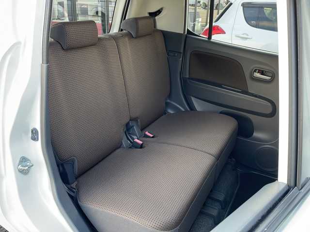 スズキ ＭＲワゴン X 道東・釧路十勝 2011(平23)年 7.2万km パールホワイト ・4WD/・純正液晶オーディオ/（FM・AM・USB・CD）/・バックカメラ/・ハロゲンライト/・ヘッドライトレベライザー/・運転席のみシートヒーター/・純正フロアマット/・ドアバイザー/・電格ミラー/・スマートキー/・プッシュスタート/・保証書