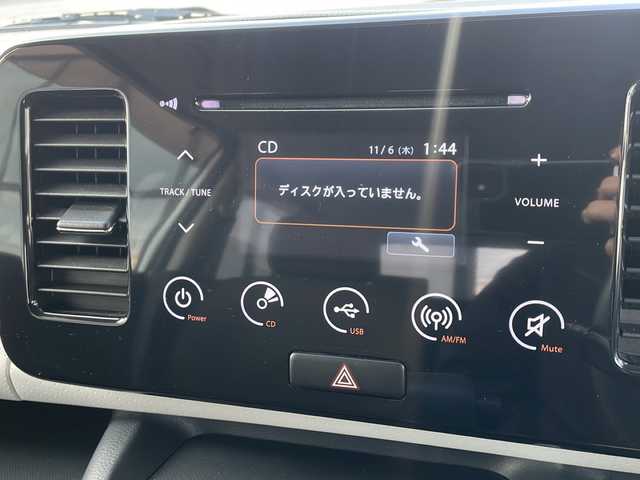 スズキ ＭＲワゴン X 道東・釧路十勝 2011(平23)年 7.2万km パールホワイト ・4WD/・純正液晶オーディオ/（FM・AM・USB・CD）/・バックカメラ/・ハロゲンライト/・ヘッドライトレベライザー/・運転席のみシートヒーター/・純正フロアマット/・ドアバイザー/・電格ミラー/・スマートキー/・プッシュスタート/・保証書